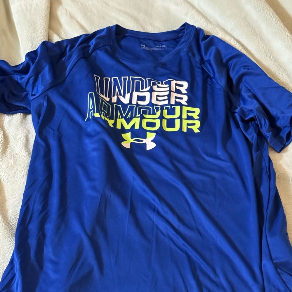 Under Armour Blue Graphic T-Shirt (youth XL)